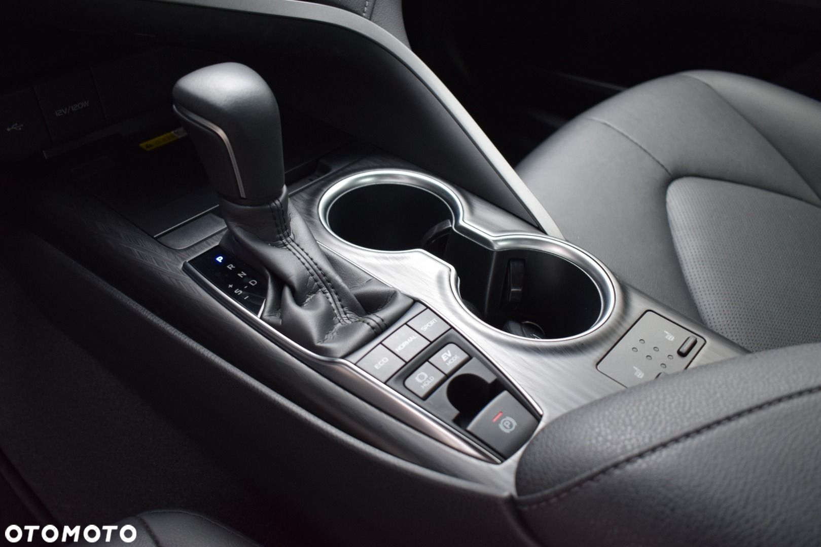 Toyota Camry - 19