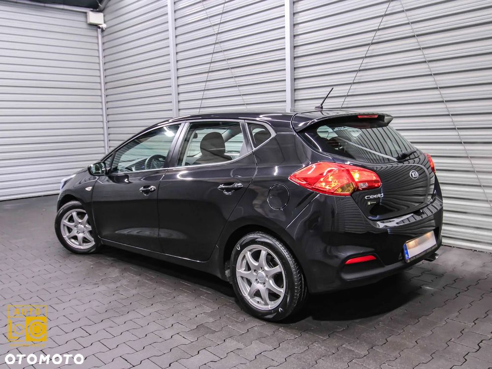 Kia Ceed Cee'd 1.6 GDI M - 4