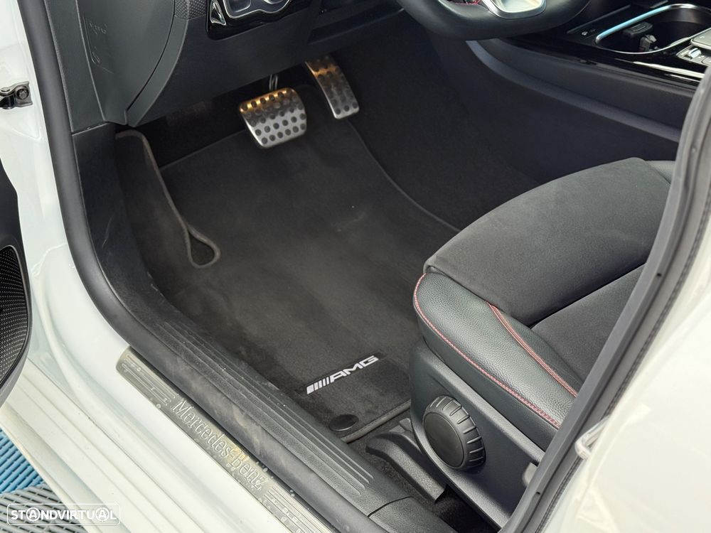 Mercedes-Benz CLA 250 e 8G-DCT AMG Line - 10