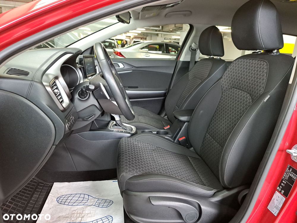 Kia Ceed - 12