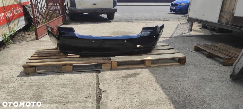 zderzak tył tylny bmw e90 e91 przedlift 04-08r sedan pdc z otworami pod czujniki A96 B39 A83 A22 C08 C06 A96 475 A300 B45 C10 C4W C09 F04 A89 B53 C4E 668 C2S C3N C1M C31 A72 C1X A45 A17 F20 F35 F36 F02 A75 A44 F03 751 F01 F40 F05 F19 C29 F31 B09 C55 F22 B44 C3C F11 C1R B55 B66 F43 F45 C16 B38 C1G A76 F42 C1E B35 F39 C1F C56 C4P C6R C6E F27 C5A B41 C68 C1D U91 C5Y P7Z B01 300 - 12