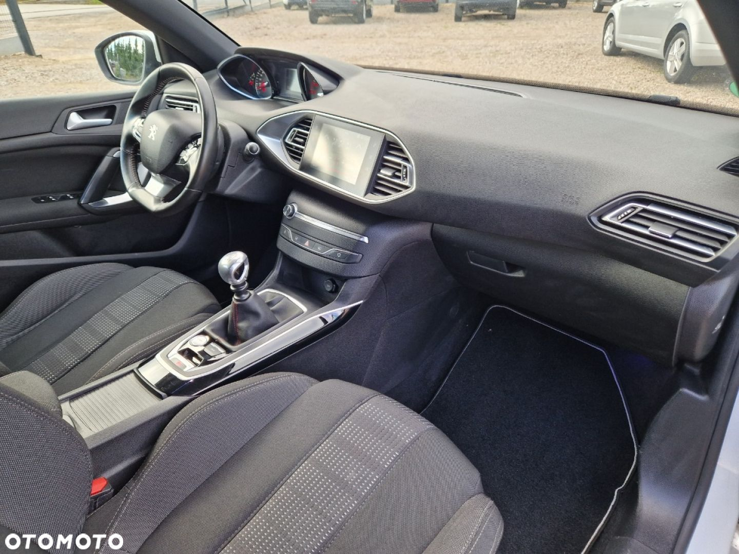 Peugeot 308 SW 1.6 BlueHDi Allure S&S - 21