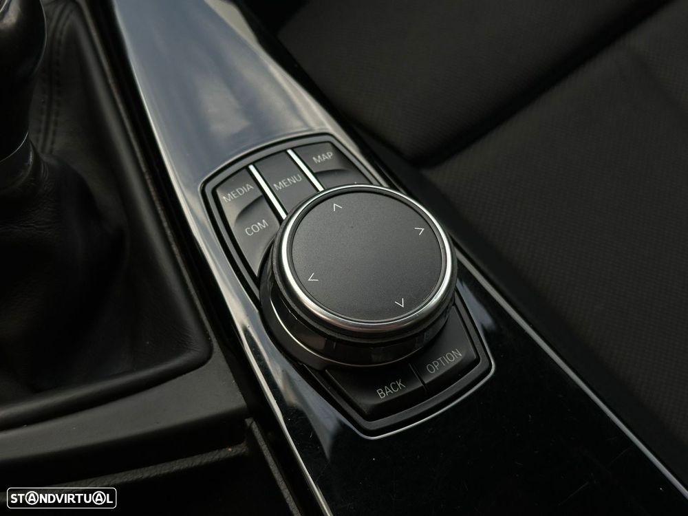 BMW 318 d Pack M - 25