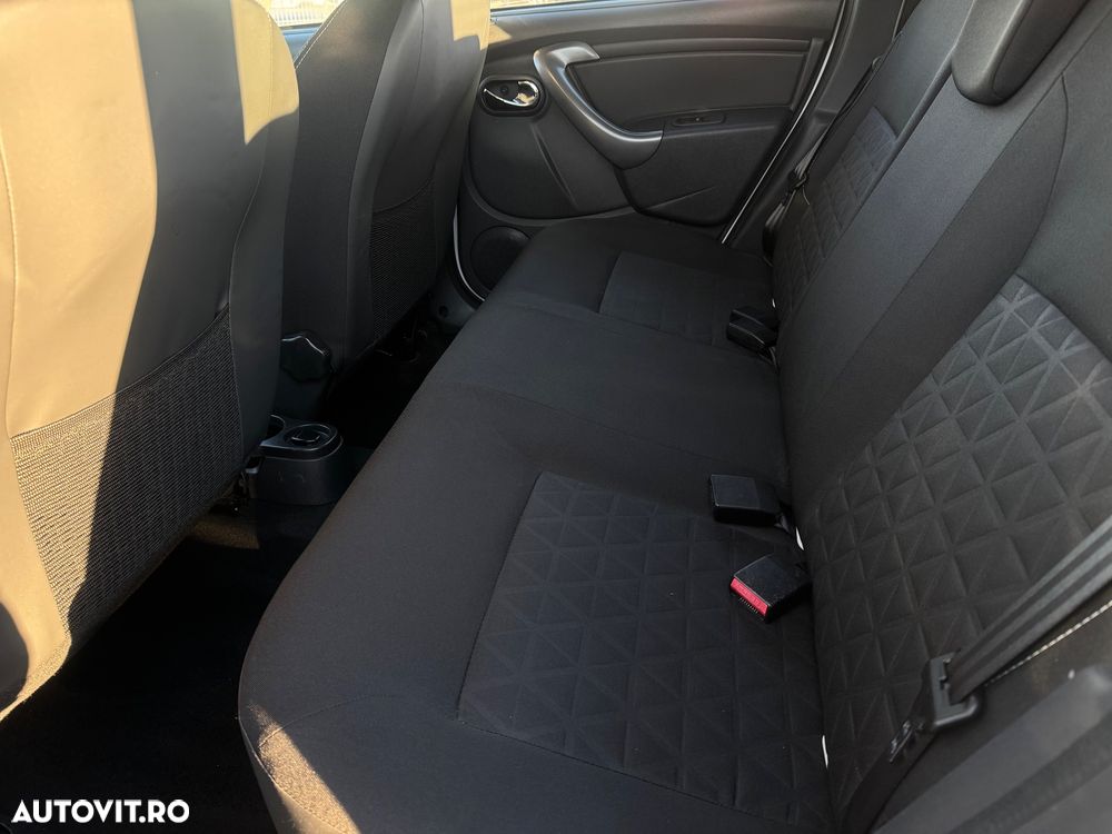 Dacia Duster 1.6 16V 105 4x2 Laureate - 12