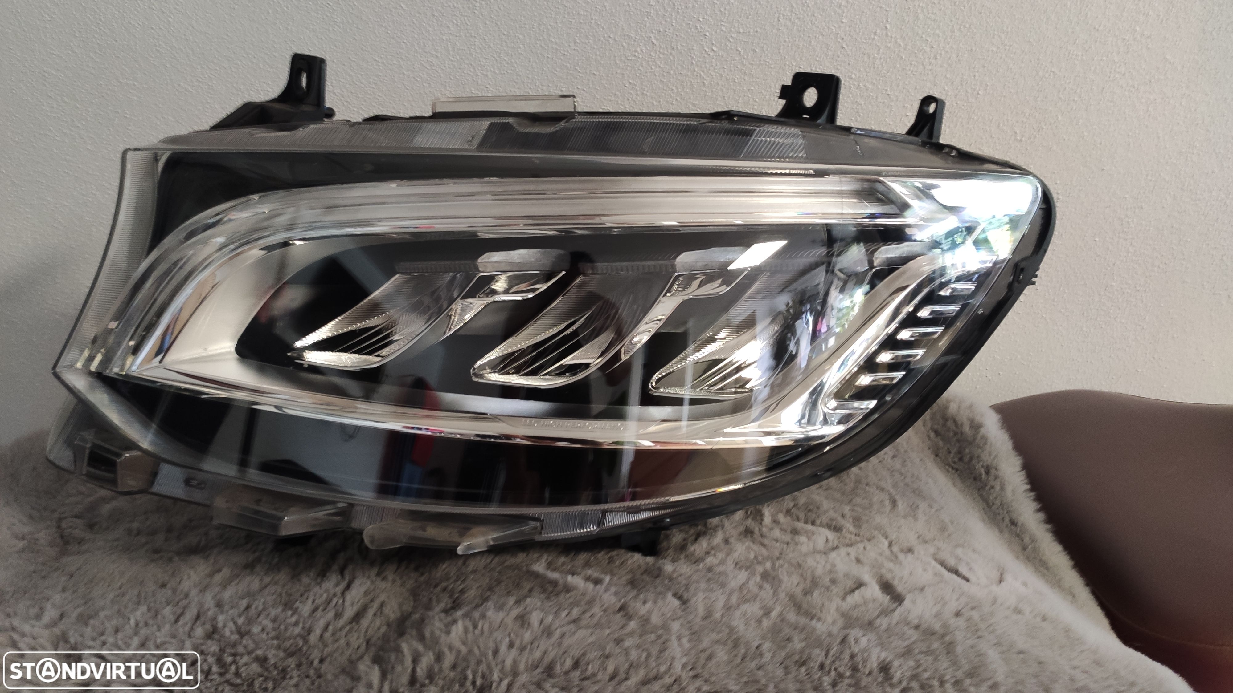 farol esquerdo Mercedes Sprinter w910 full Led - 1