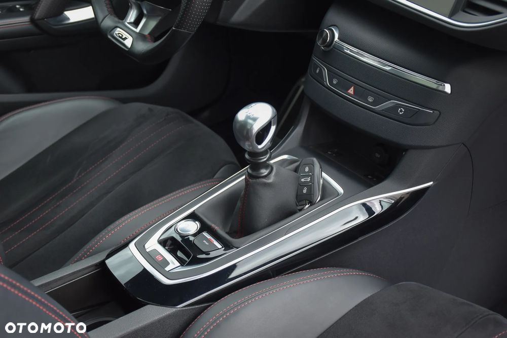 Peugeot 308 SW 1.6 e-THP GT S&S - 29