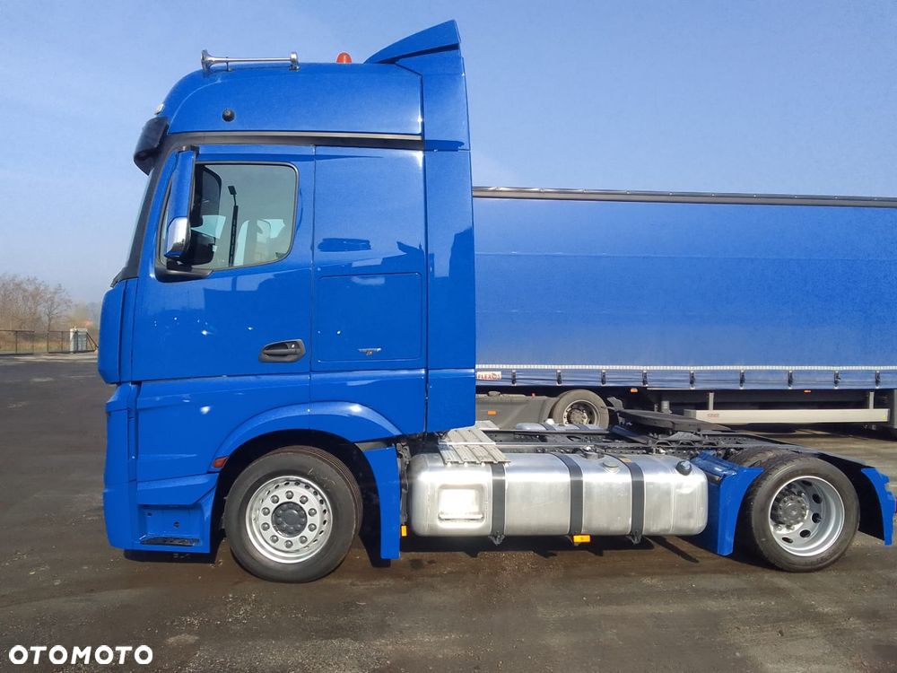 Mercedes-Benz Actros - 12