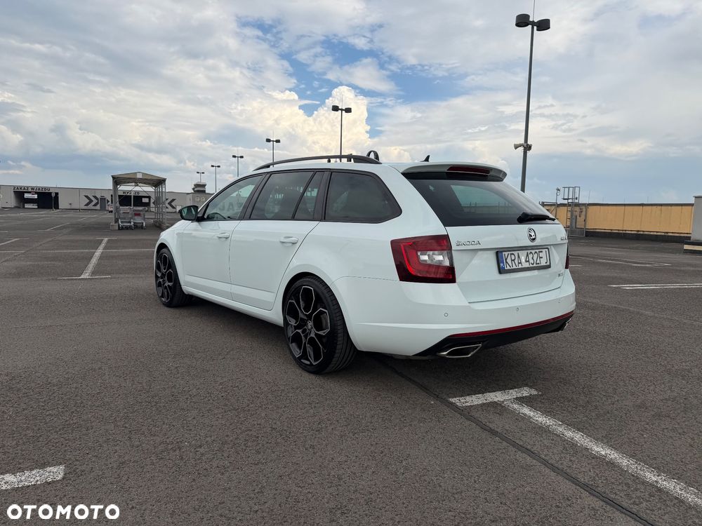 Skoda Octavia 2.0 TSI RS - 29