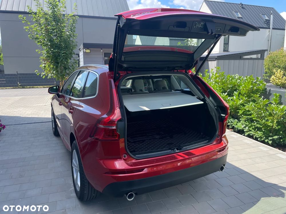 Volvo XC 60 B4 D AWD Momentum Pro - 11
