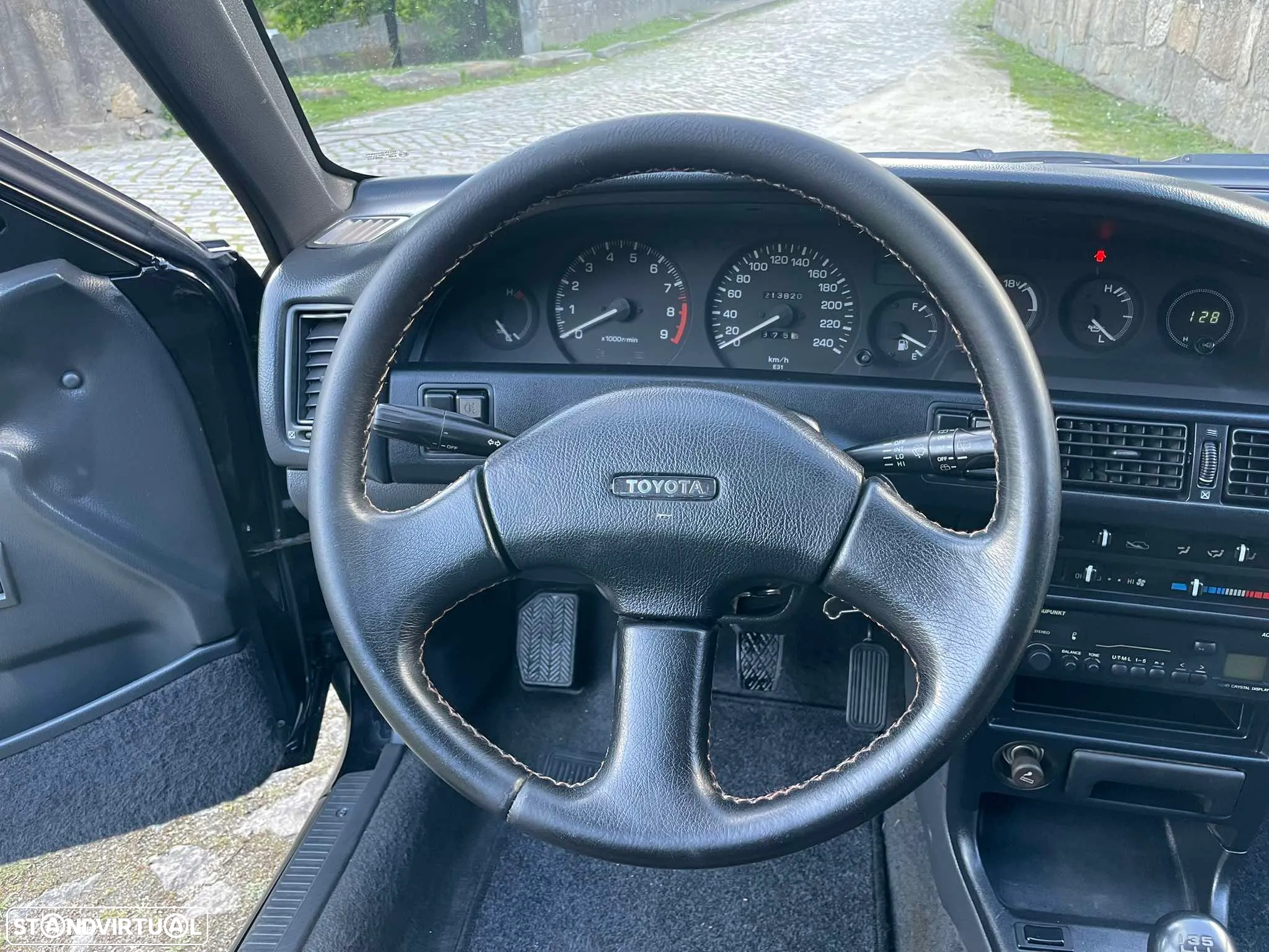 Toyota Corolla GT-i 16 - 11