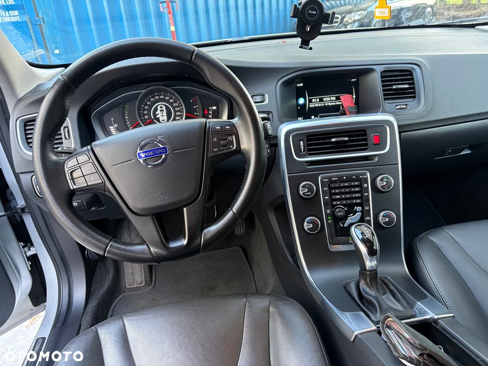 Volvo V60 ver-d3-geartronic - 16