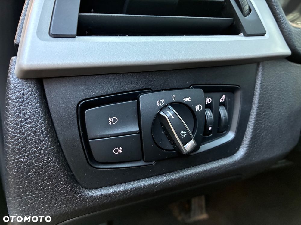 BMW Seria 3 320i Advantage - 22