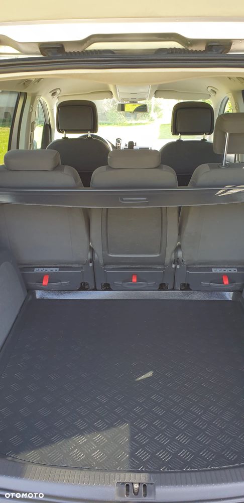 Volkswagen Touran 1.6 TDI DPF Comfortline - 20