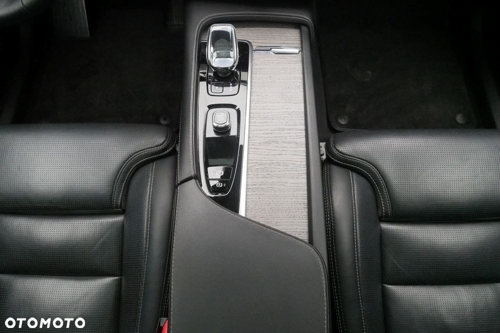 Volvo XC 90 - 11