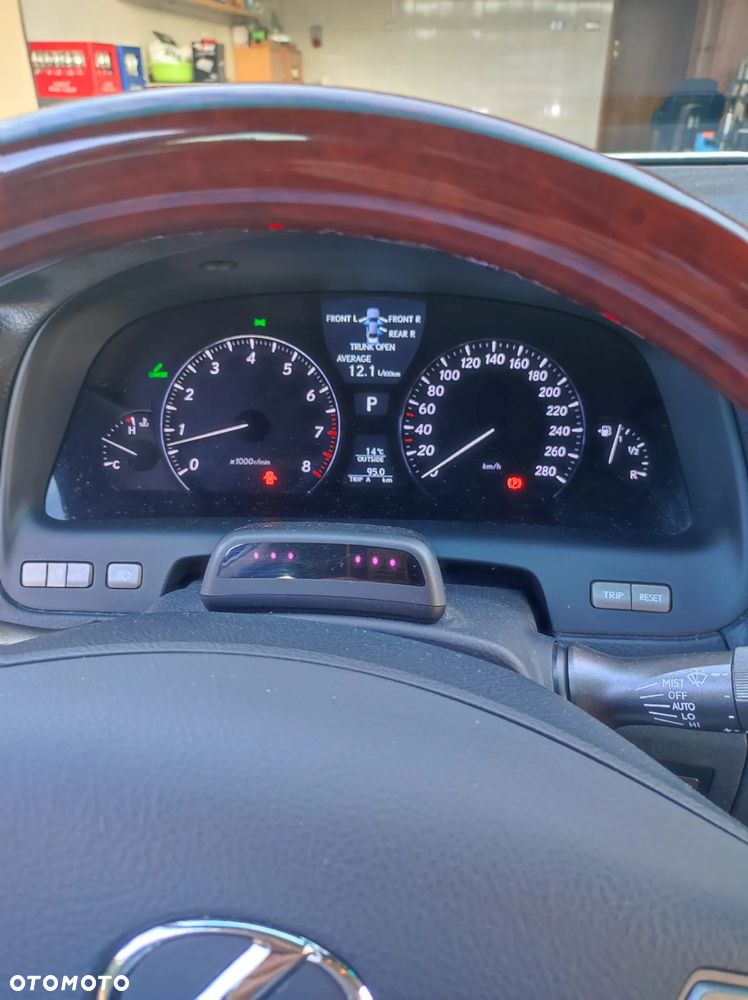 Lexus LS 460 Prestige - 8