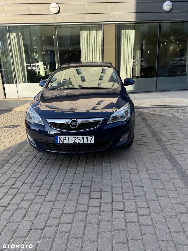 Opel Astra 2012 photo 3