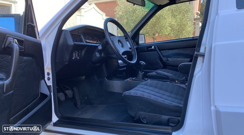 Mercedes-Benz W201 (1982-1993) 190 E 1.8 - 13