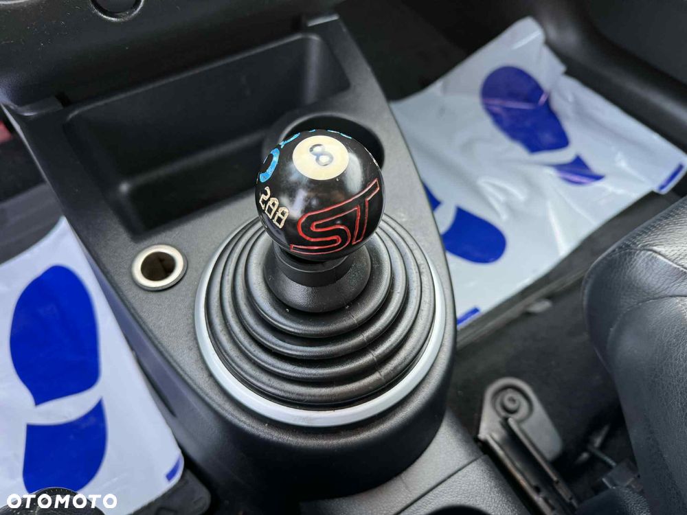 Ford Fiesta 2.0 ST - 25