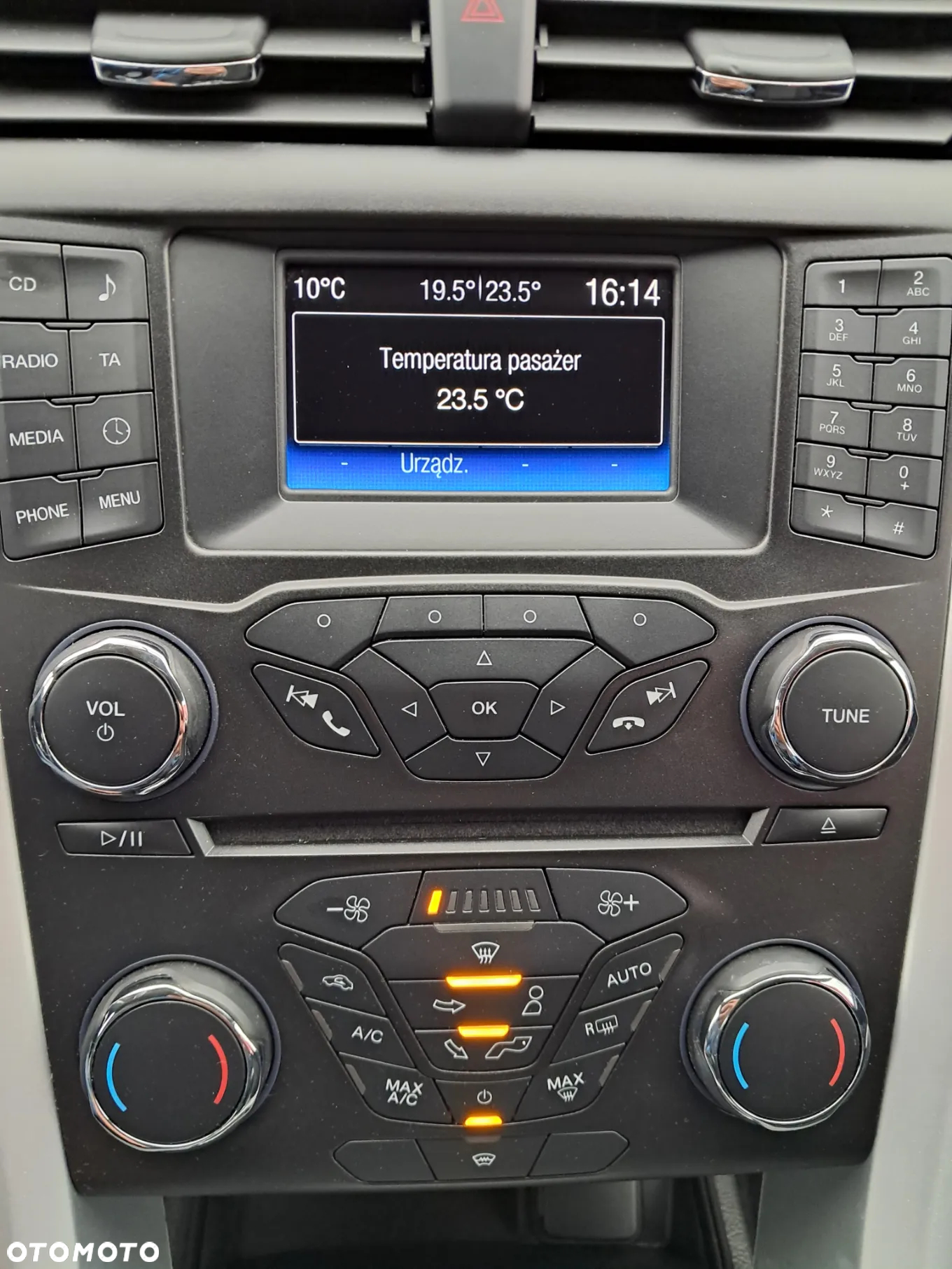 Ford Mondeo 1.5 EcoBoost Ambiente - 13
