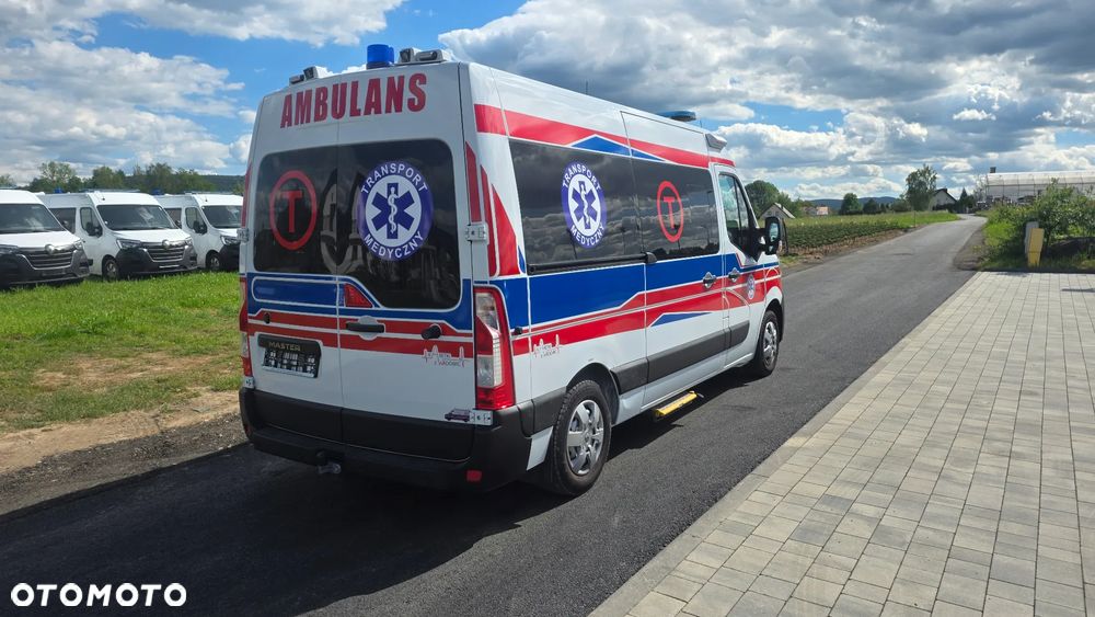 Renault Master Ambulans karetka gwarancja - 4
