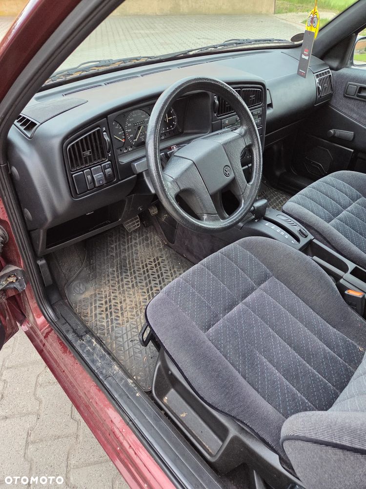 Volkswagen Passat 2.0 GL - 12