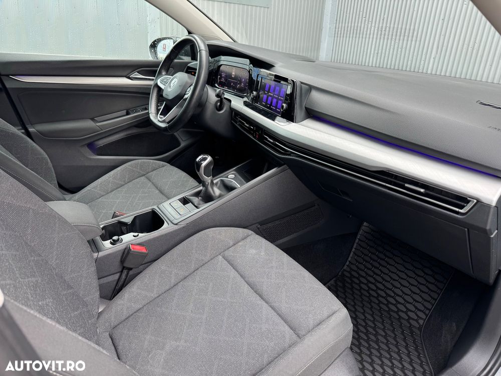 Volkswagen Golf - 8