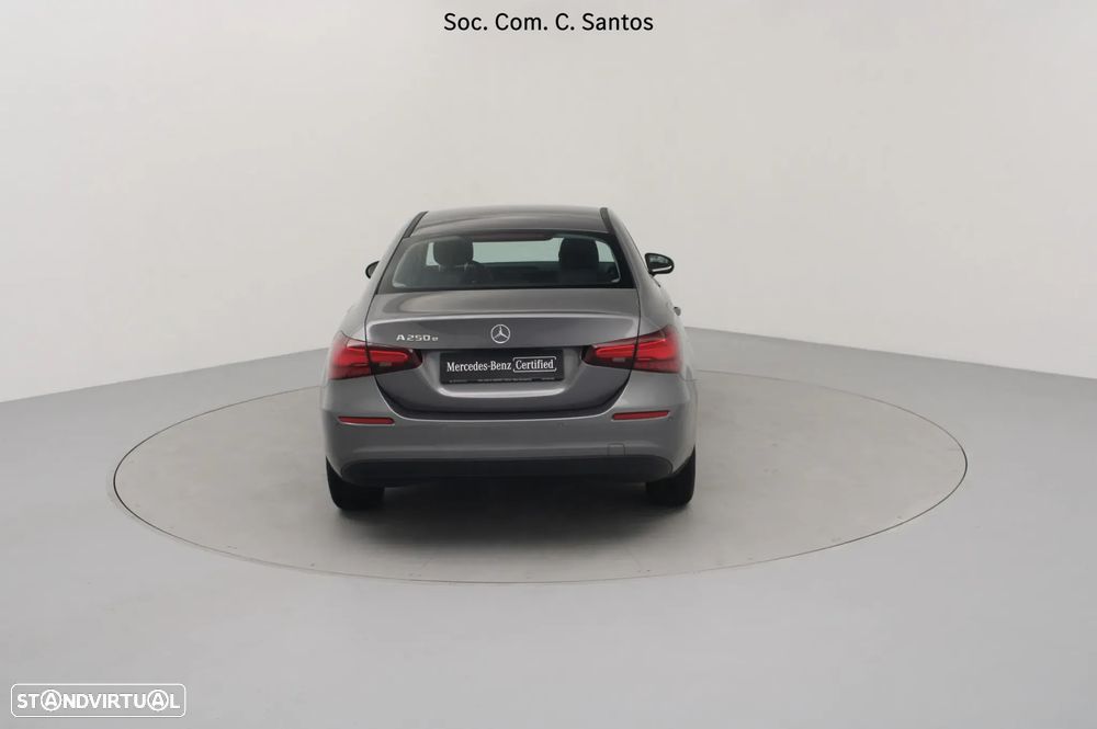 Mercedes-Benz A 250 Limousine e - 5