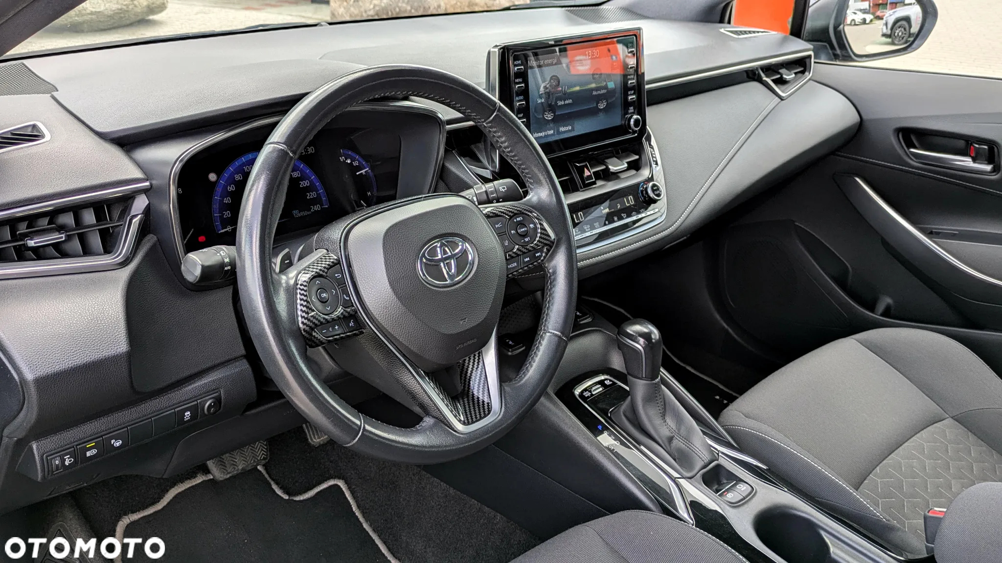 Toyota Corolla 2.0 Hybrid Comfort - 6