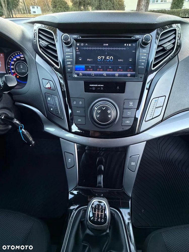 Hyundai i40 Kombi 1.6 Trend - 29