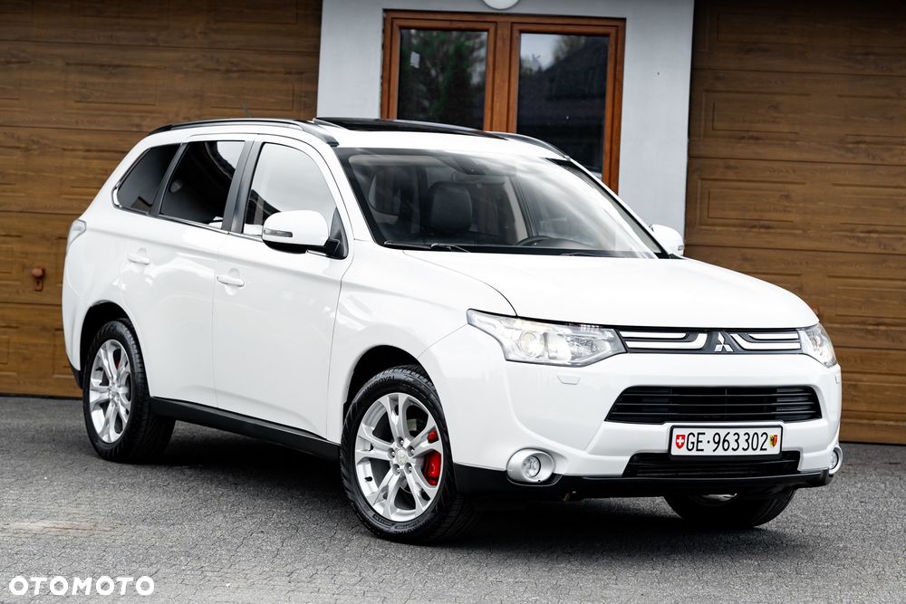 Mitsubishi Outlander 2.2 DI-D 4WD Automatik Invite - 2
