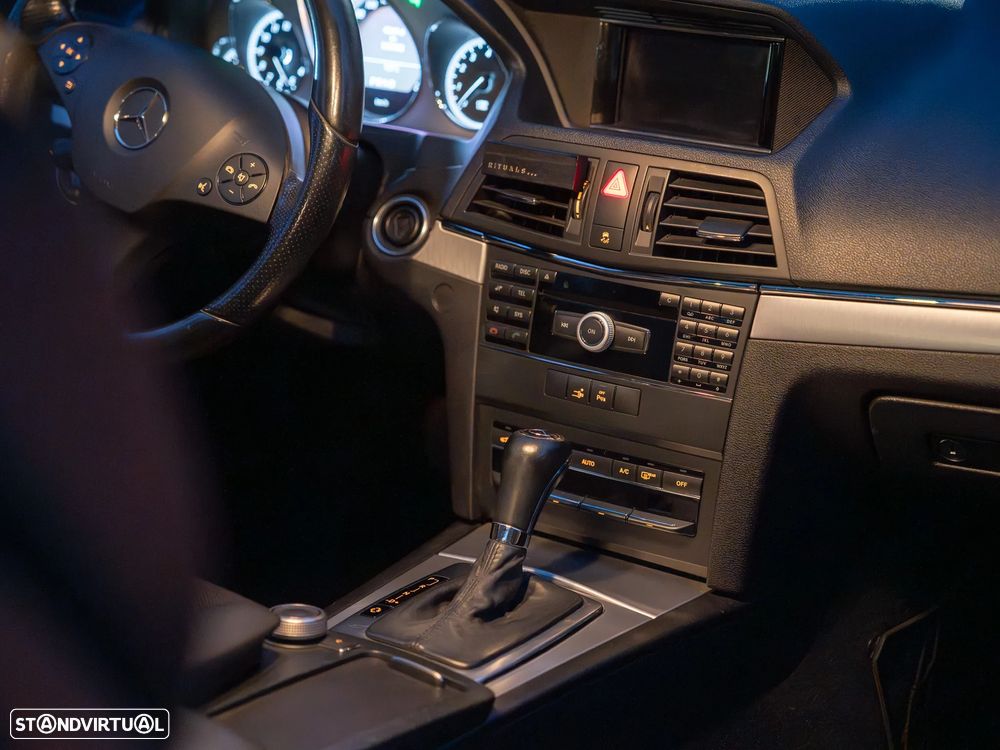 Mercedes-Benz E 200 CGi Elegance BlueEfficiency Auto - 11