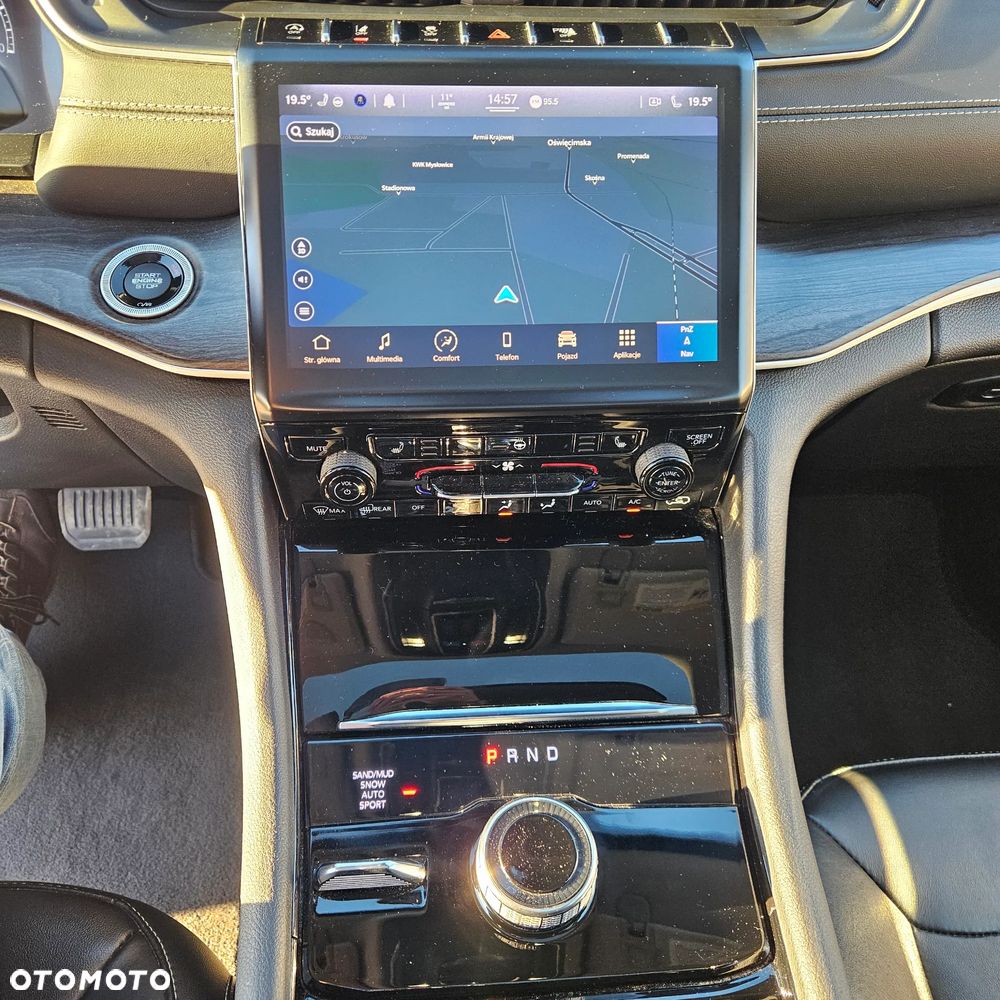 Jeep Grand Cherokee - 15