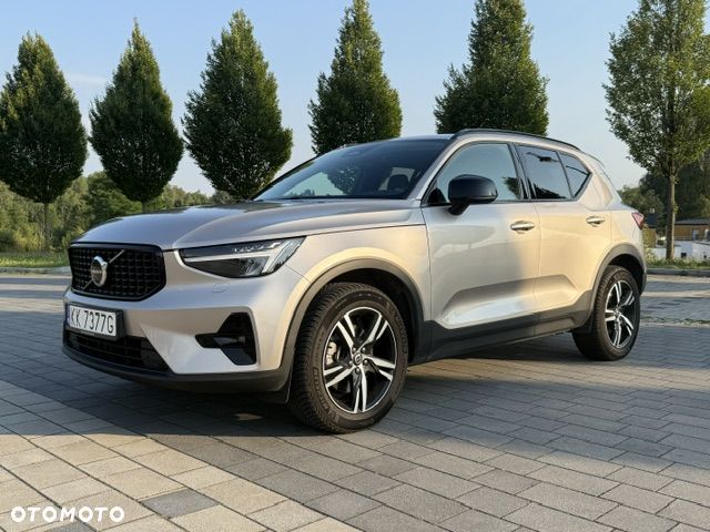 Volvo XC 40 B3 Plus Dark - 4