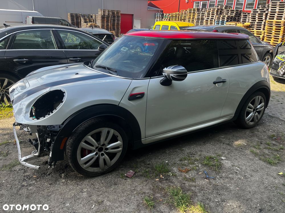 MINI John Cooper Works - 3