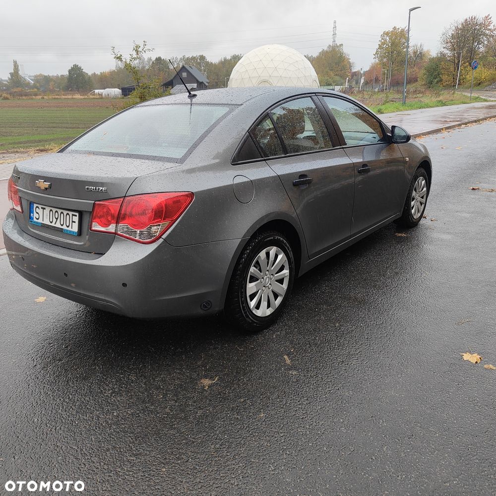 Chevrolet Cruze - 12