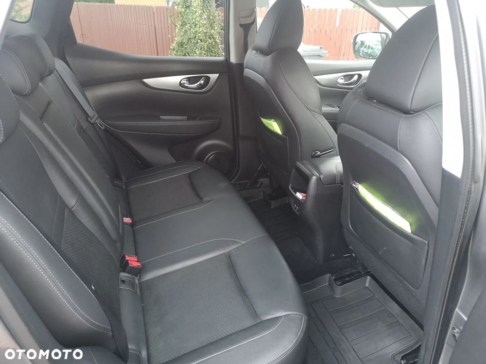 Nissan Qashqai 1.7 dCi 4x4 Tekna - 9