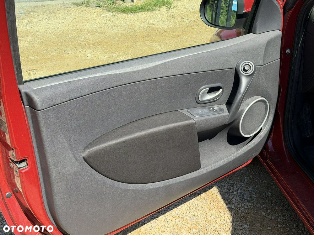 Renault Clio - 11