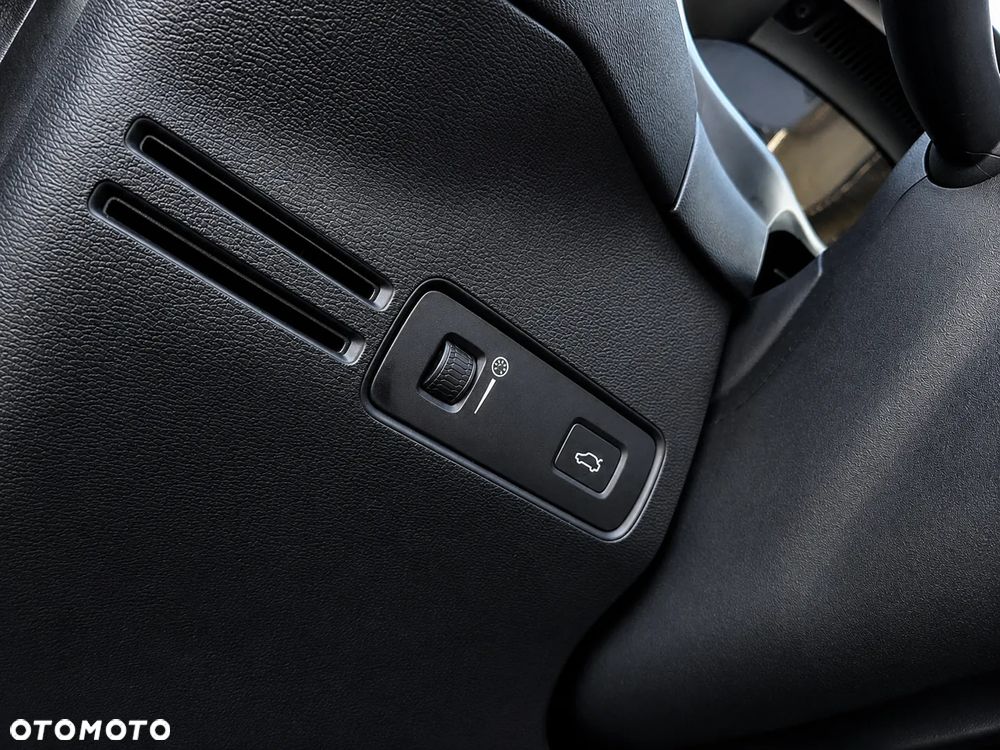 Volvo XC 40 B4 B R-Design - 20