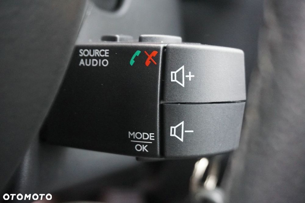 Dacia Logan 0.9 TCE Laureate - 15