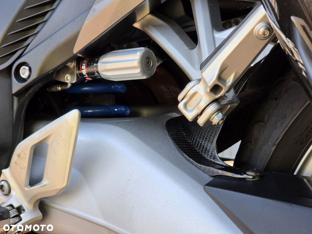 Honda VFR - 4