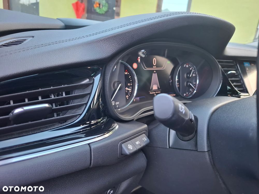 Opel Insignia CT 1.5 T Exclusive S&S - 18