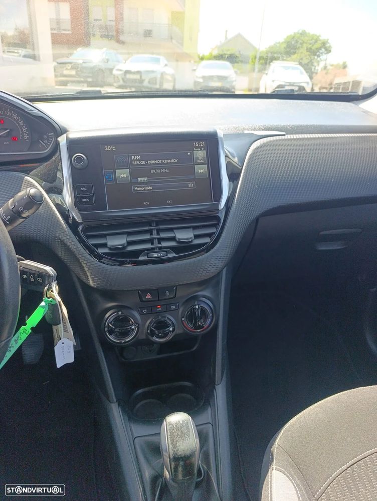 Peugeot 208 1.2 PureTech Style - 14