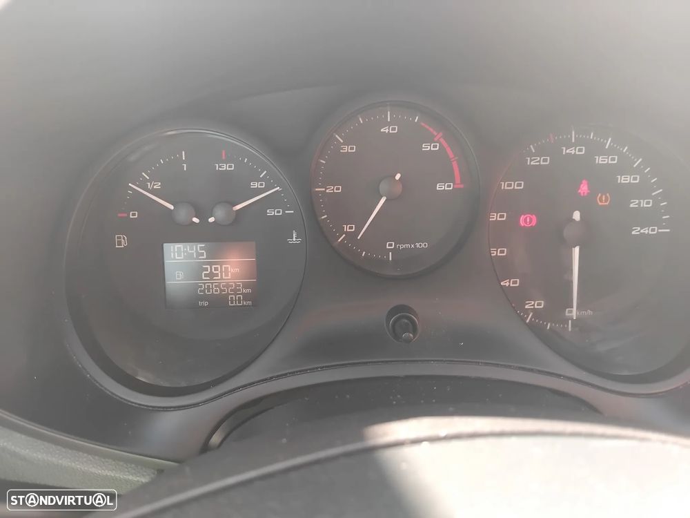 SEAT Leon 1.6 TDI ECOMOTIVE Style - 6