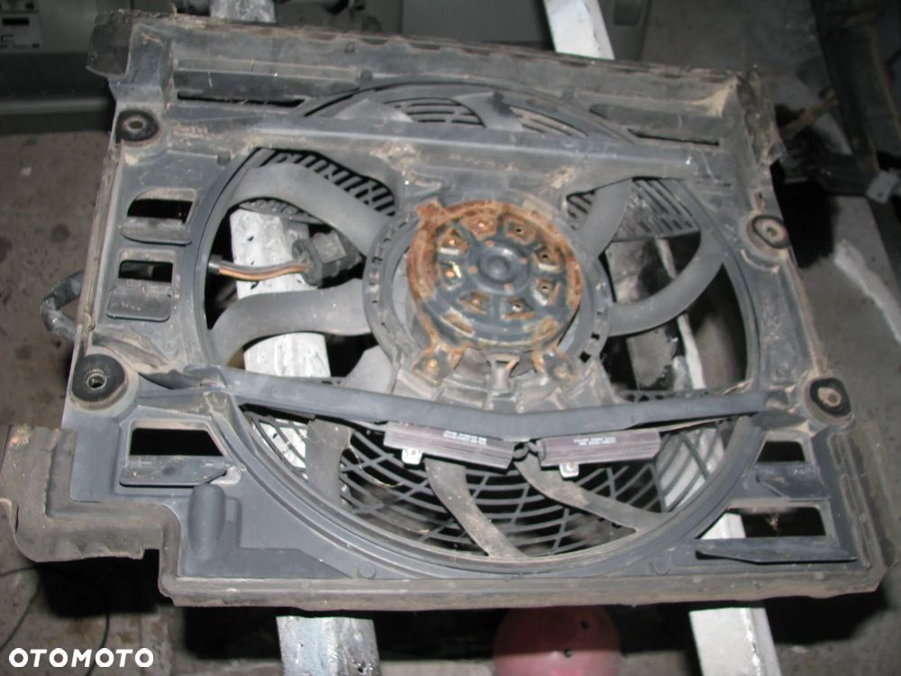 WENTYLATOR CHŁODNICY BMW 5 E39 2.5 i 8380780 - 3