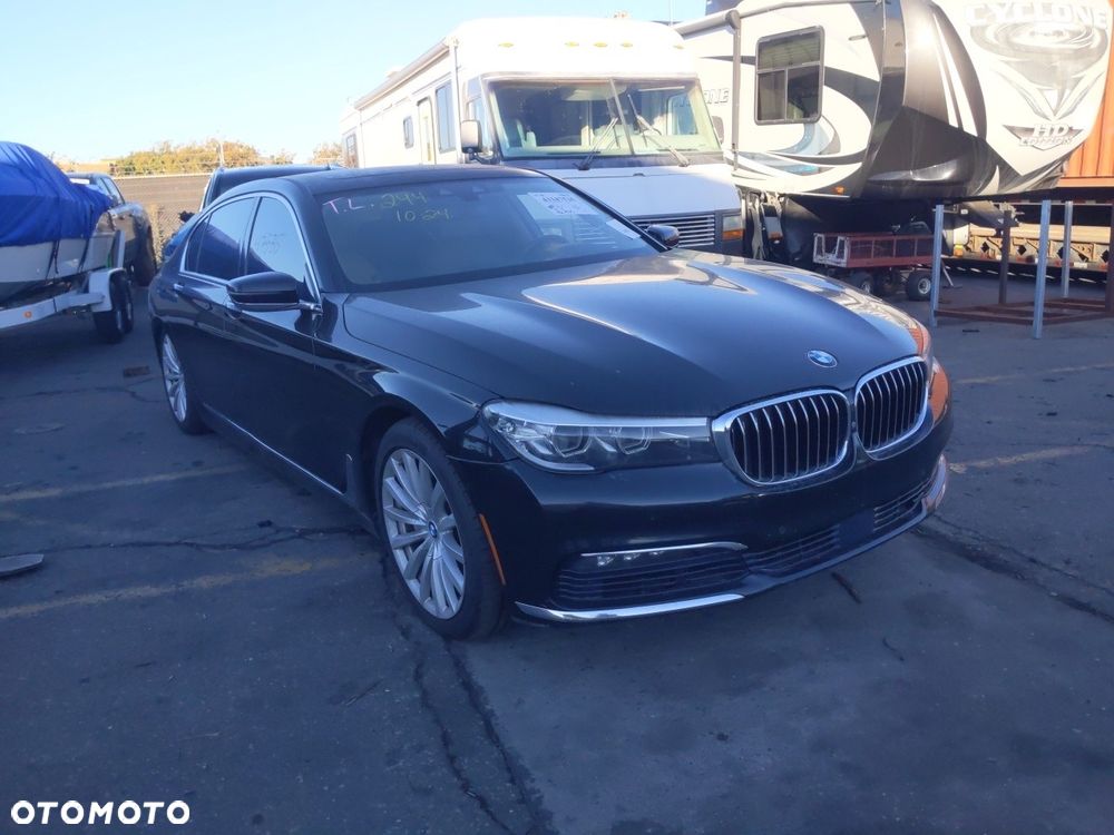BMW Seria 7 740Li sport - 13