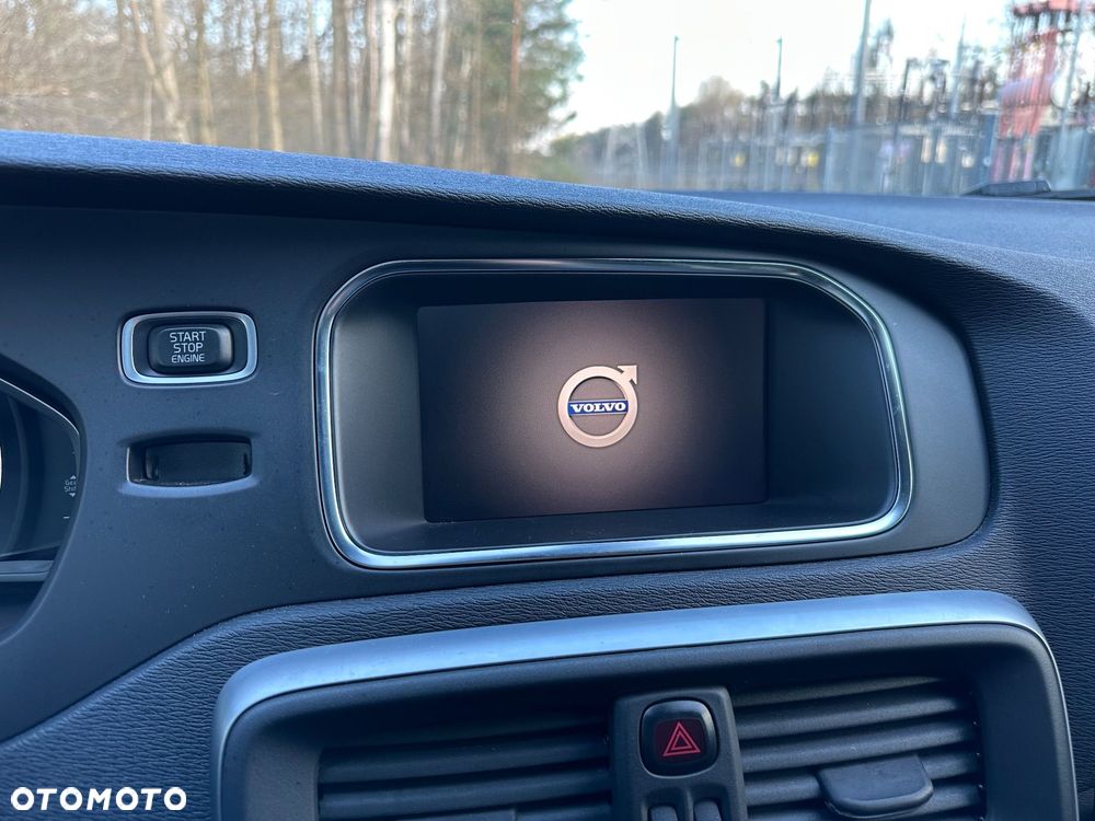Volvo V40 D3 Geartronic RDesign - 26