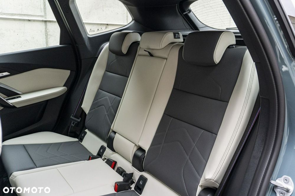 BMW X1 sDrive18i - 23