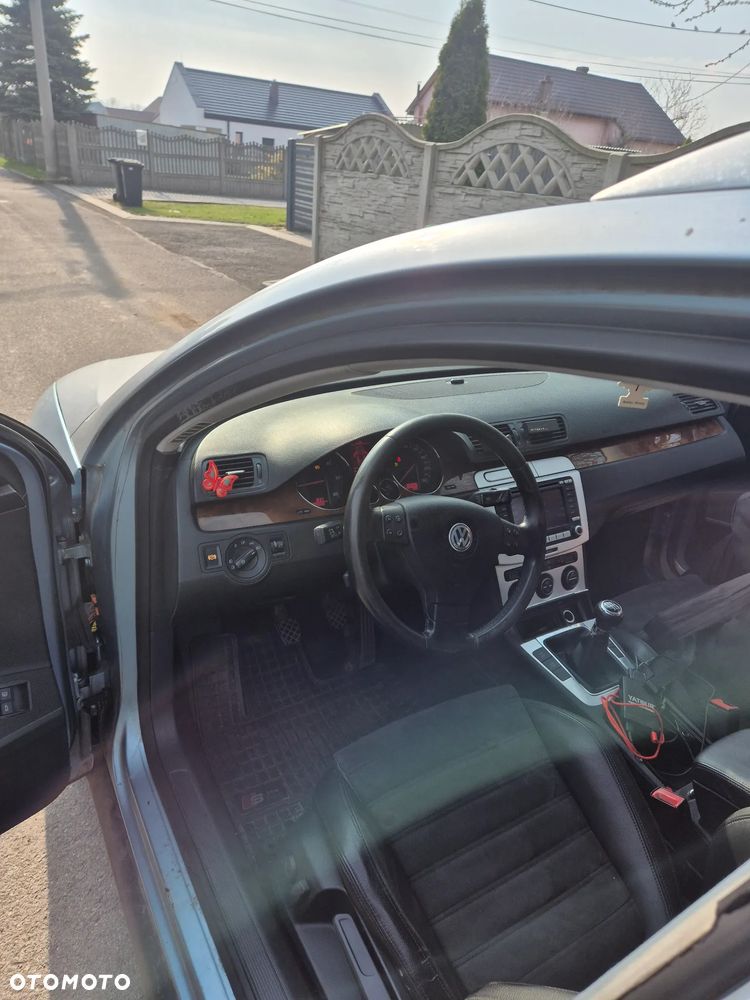 Volkswagen Passat 2.0 TDI DPF 4Motion Highline - 8