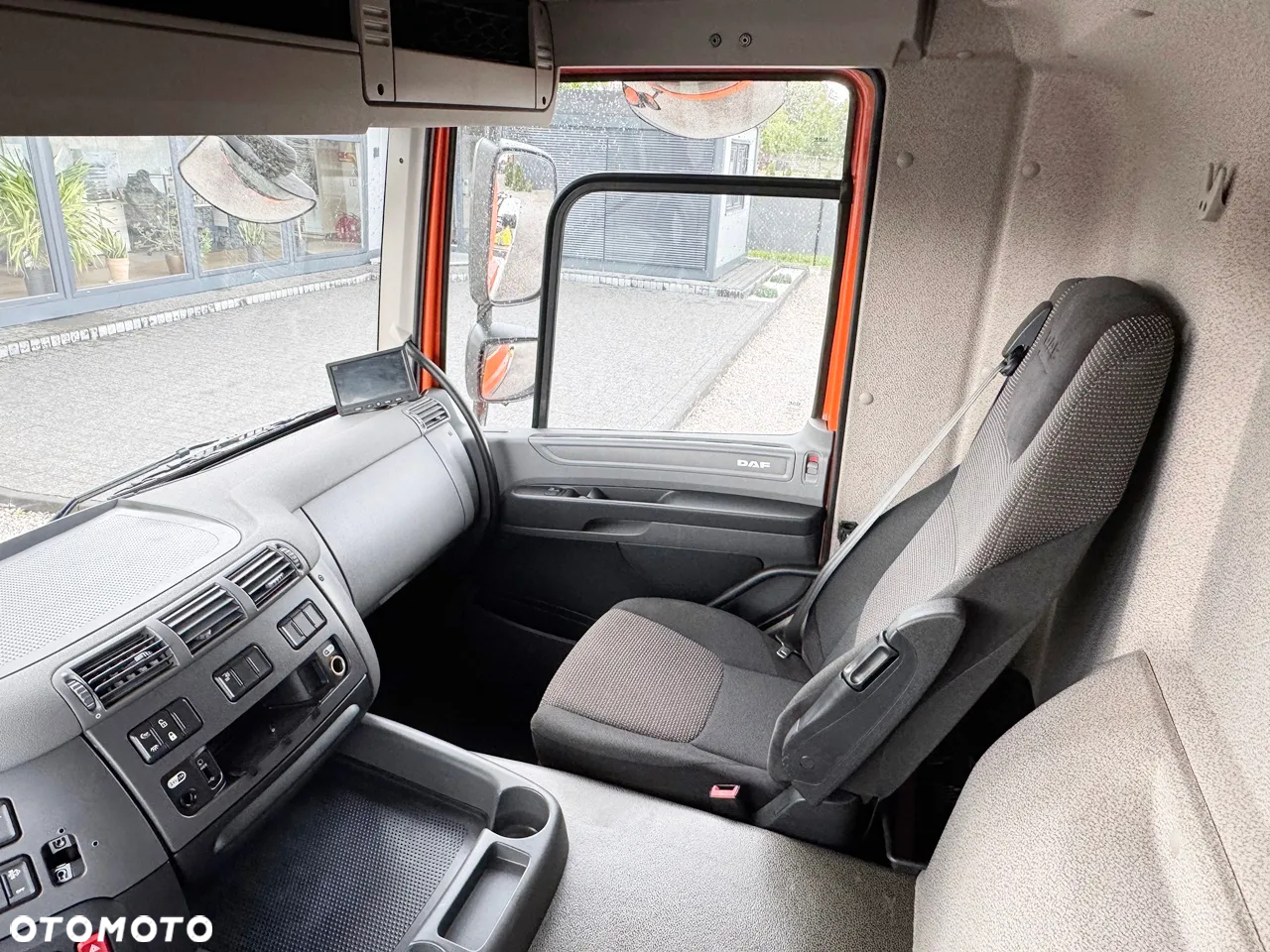 DAF CF 400 / 6X2 / HAKOWIEC / ZABUDOWA PALFINGER - 20 000 KG / Z NIEMIEC - 27