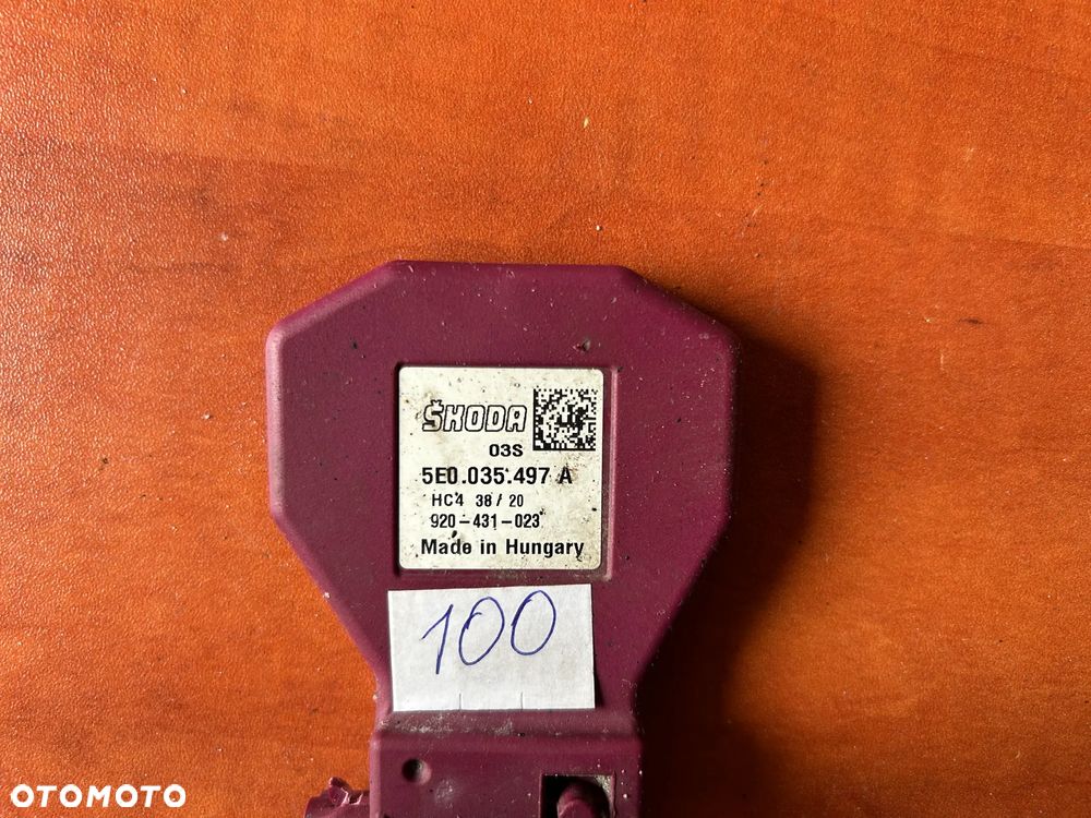 WZMACNIACZ ANTENA ORYGINAŁ 5E0035497A 5E0035317A SKODA OCTAVIA IV - 2